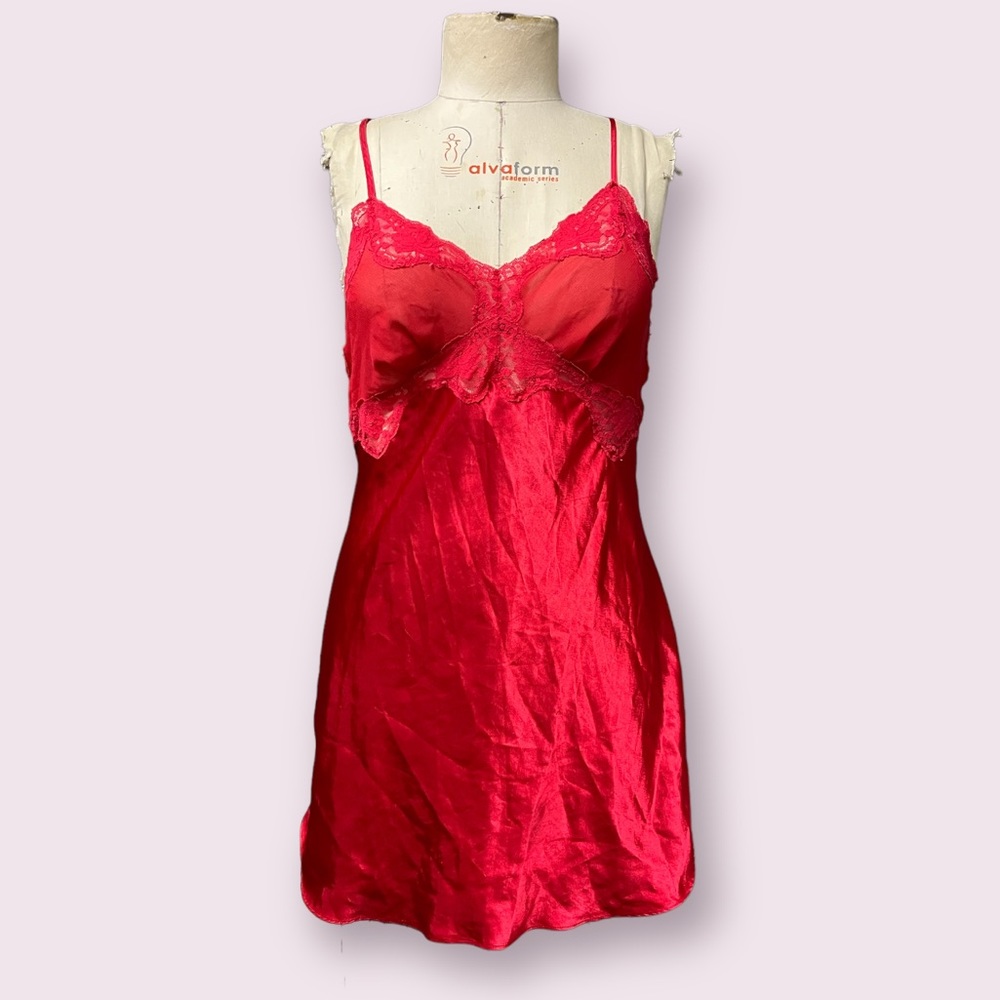 Vintage Victoria’s Secret Gold Tag Nightie 80s/90s Red Mini Chemise Slip